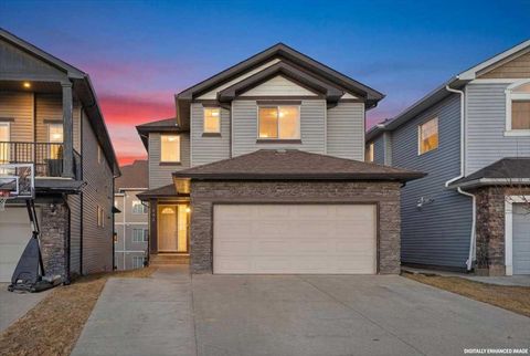 194 Sherwood Mount NW Calgary AB T3R 0G5