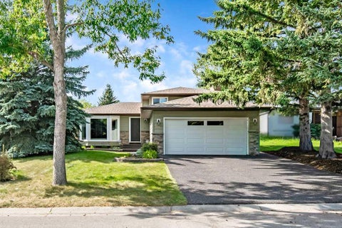Photo of 55 Suntree Lane, Okotoks, AB T1S 1C1 (MLS # A2342487)