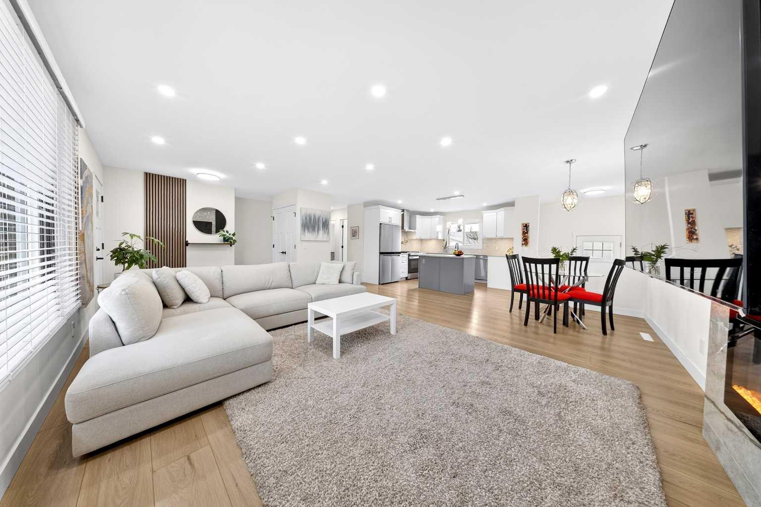 5219 Valiant Drive NW