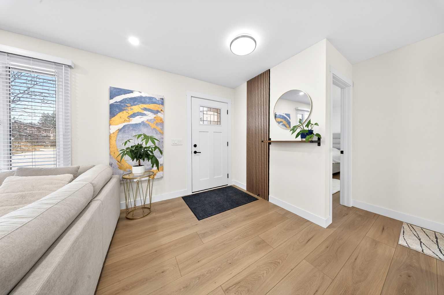 5219 Valiant Drive NW