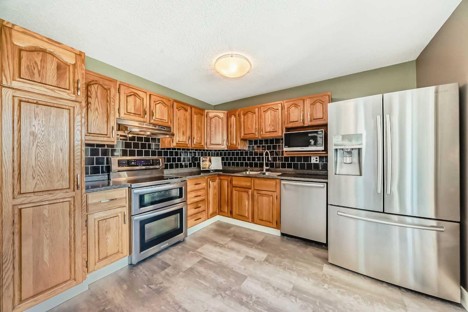 124 Oakcliffe Place SW
