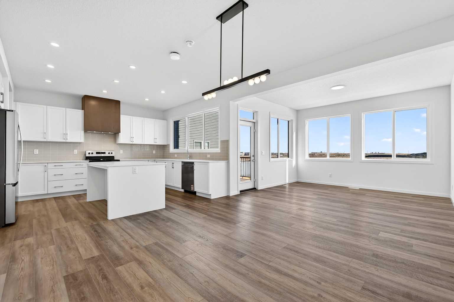 199 Corner Glen Crescent NE