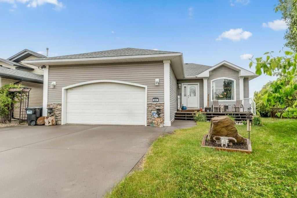 Photo of 210 Morris Place, Didsbury, AB T0M 0W0 (MLS # A2316492)