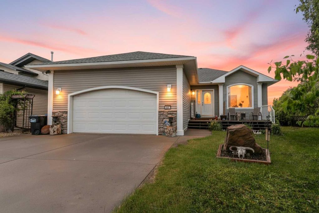 Photo of 210 Morris Place, Didsbury, AB T0M 0W0 (MLS # A2316492)