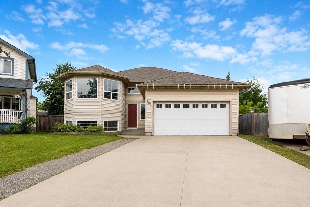 Photo of 209 Laffont Bay, Fort McMurray, AB T9M 2R3 (MLS # A2324697)