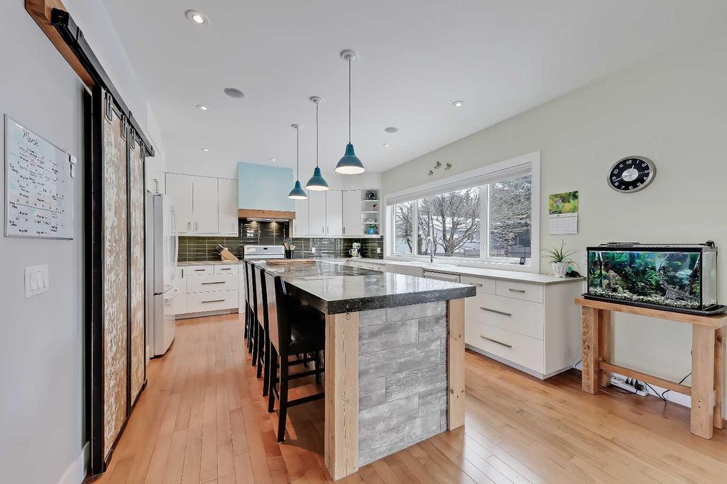 Photo of 4512 21 Avenue NW, Calgary, AB T3B 0W1 (MLS # A2294574)