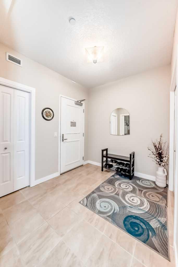 1005B Westmount Drive 207