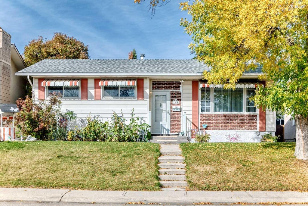 Photo of 165 Marbrooke Circle NE, Calgary, AB T2A 2W4 (MLS # A2347281)