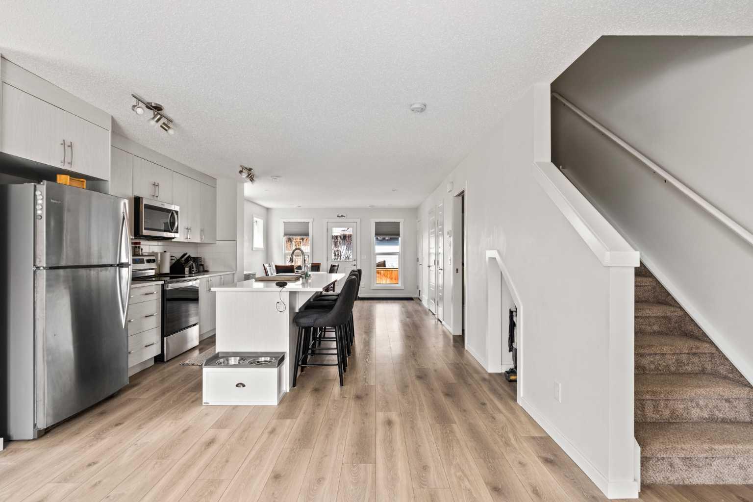 463 Cranbrook Square SE