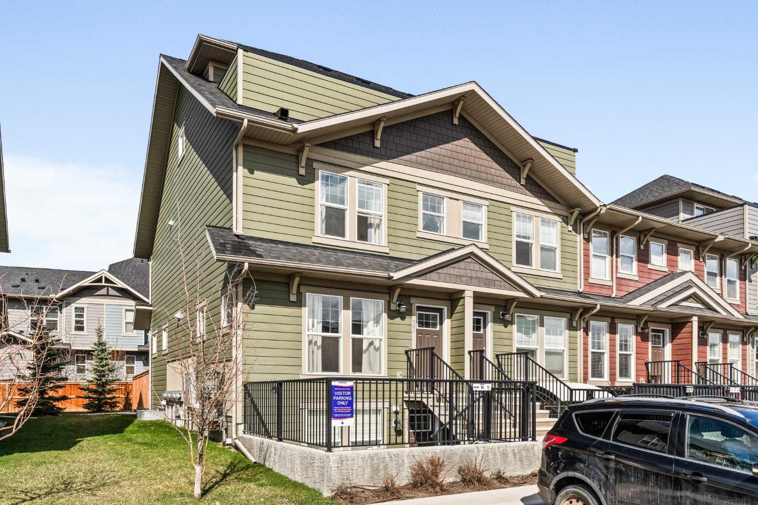 463 Cranbrook Square SE