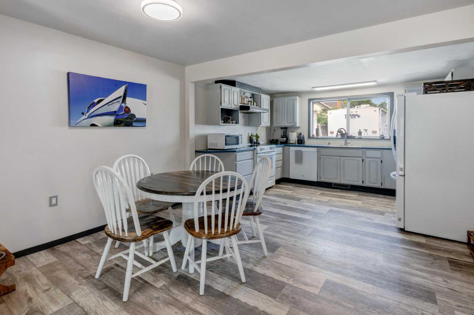 1114 Hammond Avenue