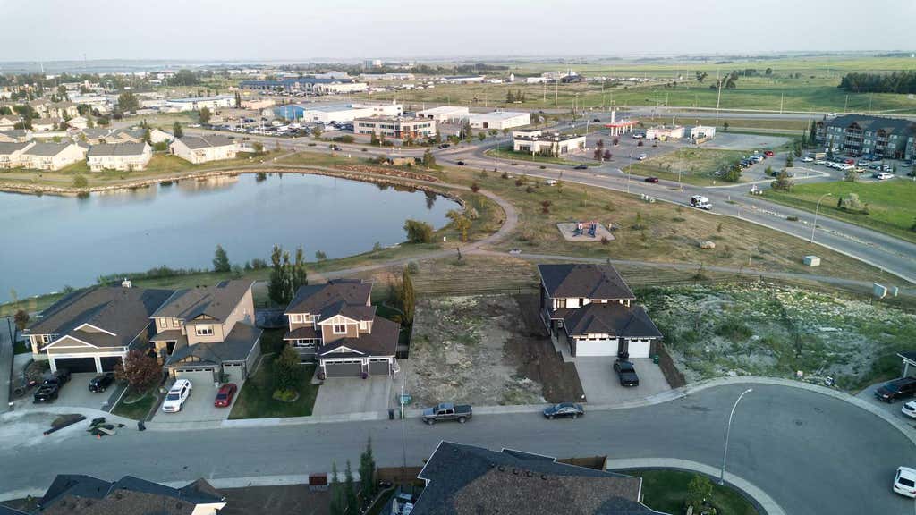 Photo of 25 Lakes Estates Circle, Strathmore, AB T1P 1L8 (MLS # A2333278)