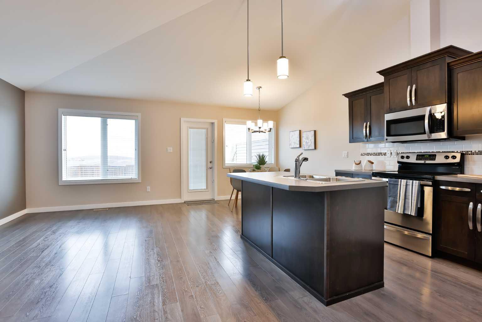 314 Coalbanks Boulevard W