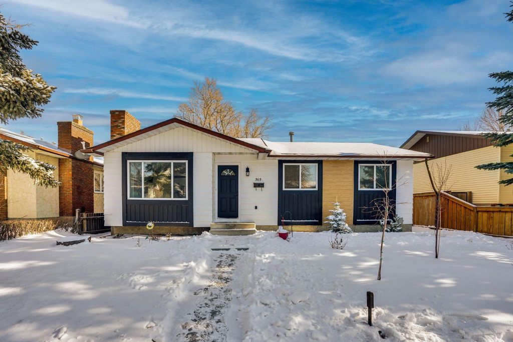 Photo of 363 Templeside Circle NE, Calgary, AB T1Y 3M1 (MLS # A2293284)