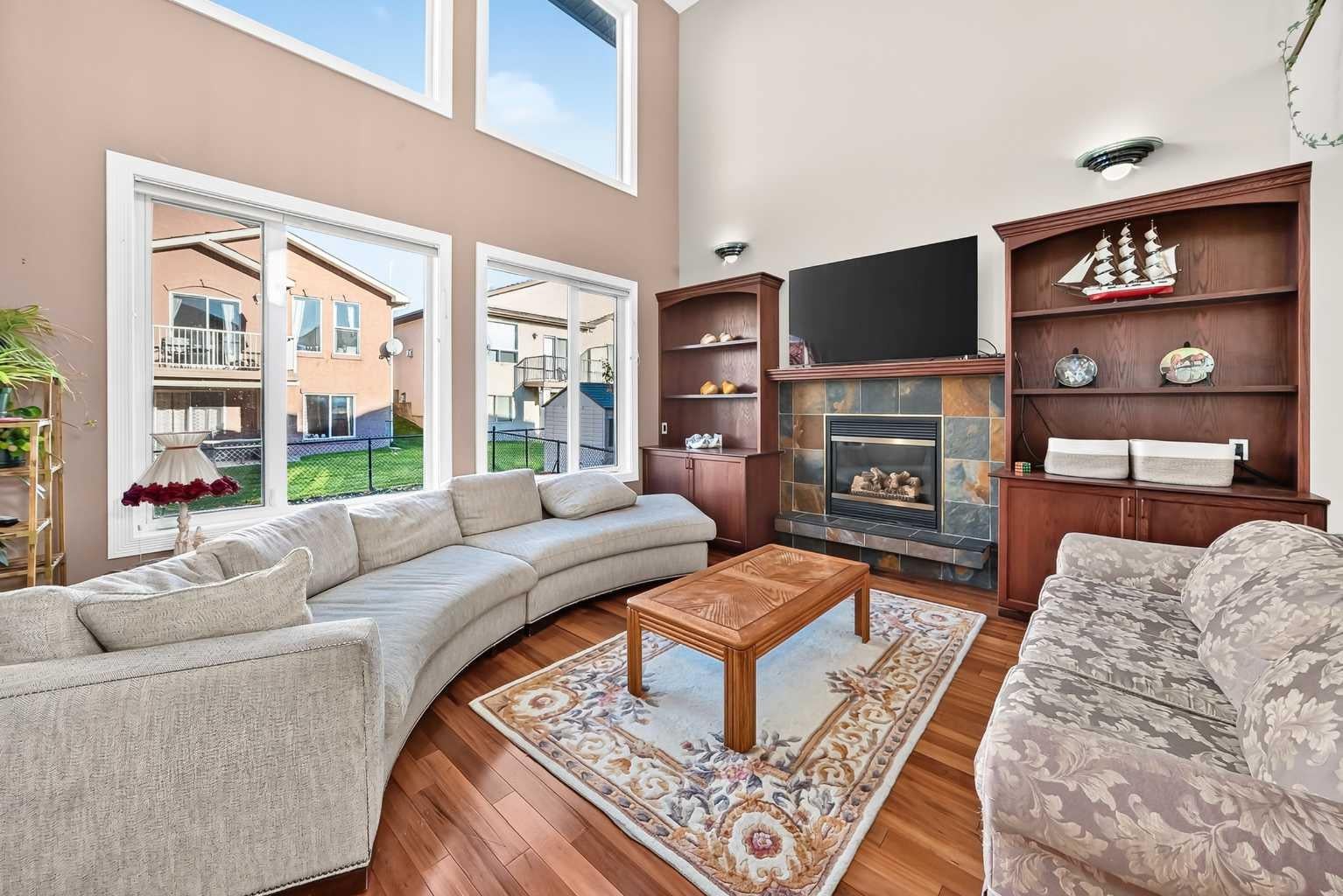 222 Royal Crest Place NW