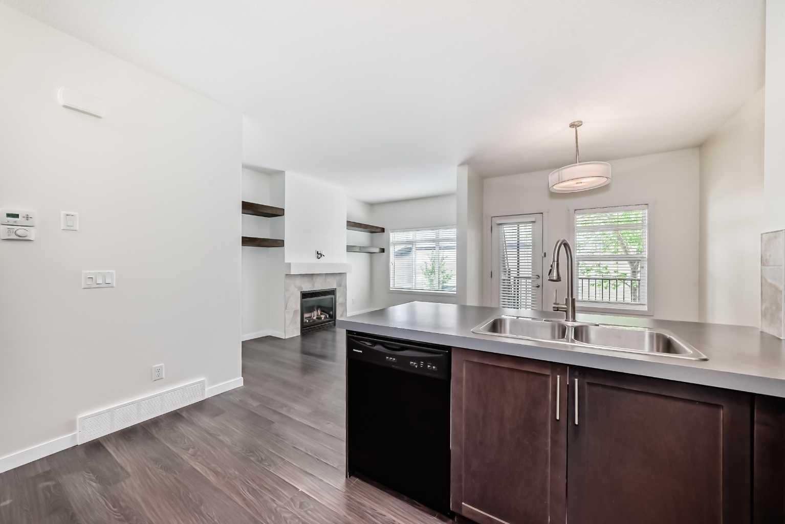 76 Copperpond Landing SE