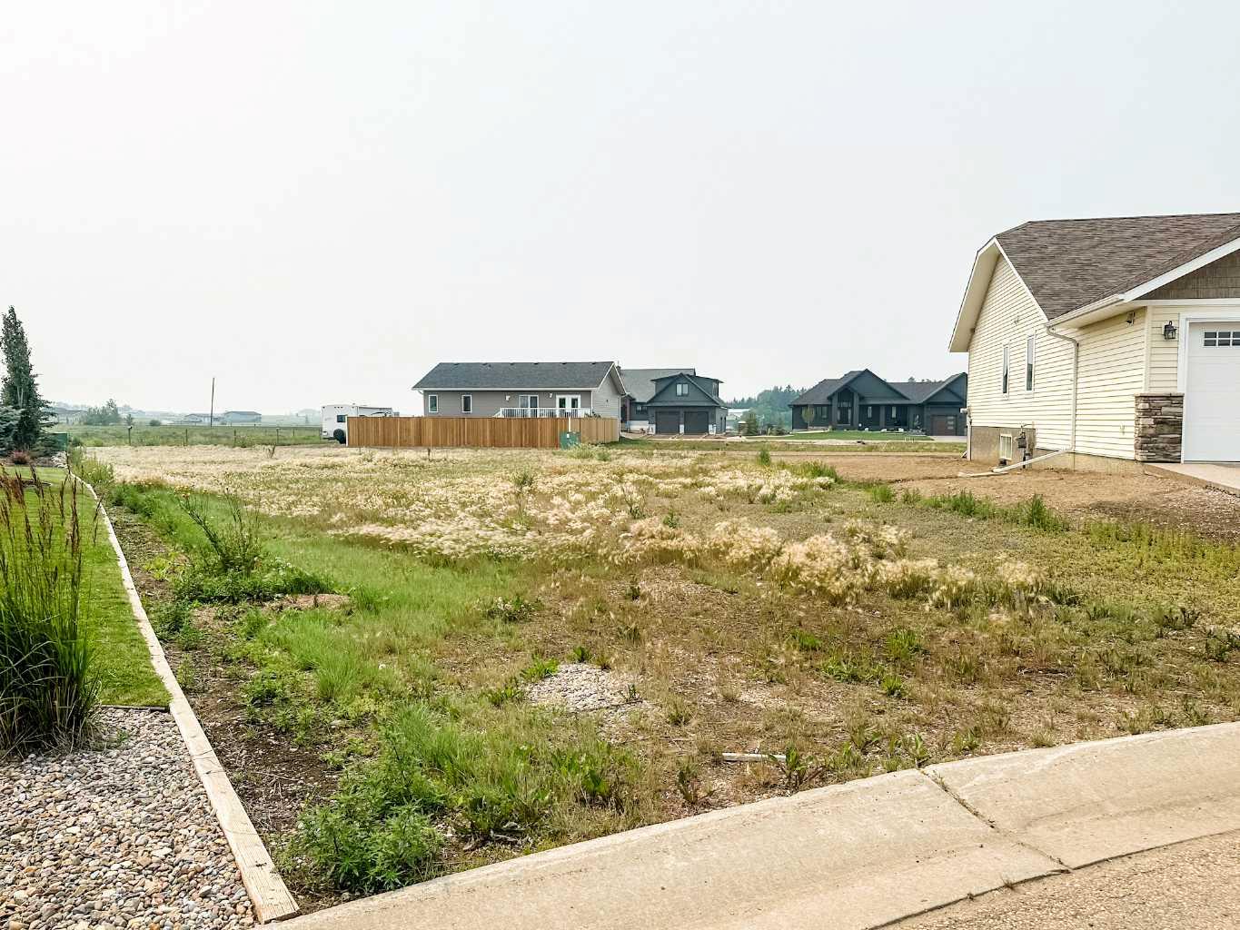 6927 Meadowview Close