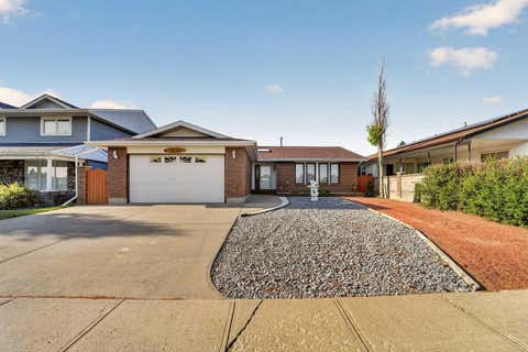 Photo of 3606 Spruce Drive S, Lethbridge, AB T1K 4P6 (MLS # A2336858)