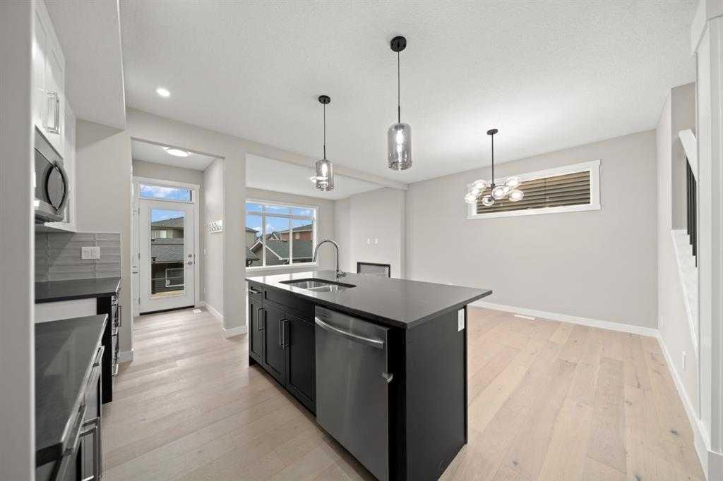 131 Ambleridge Street NW