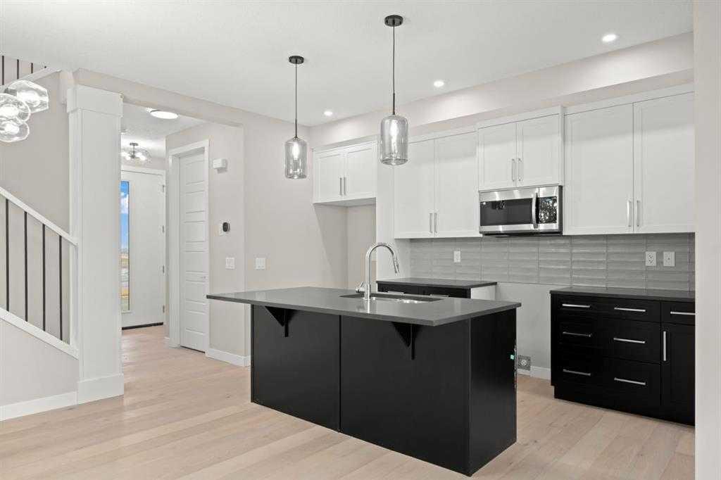 131 Ambleridge Street NW