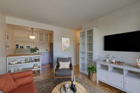 2140 17A Street SW 304 Calgary AB T2T 4R8