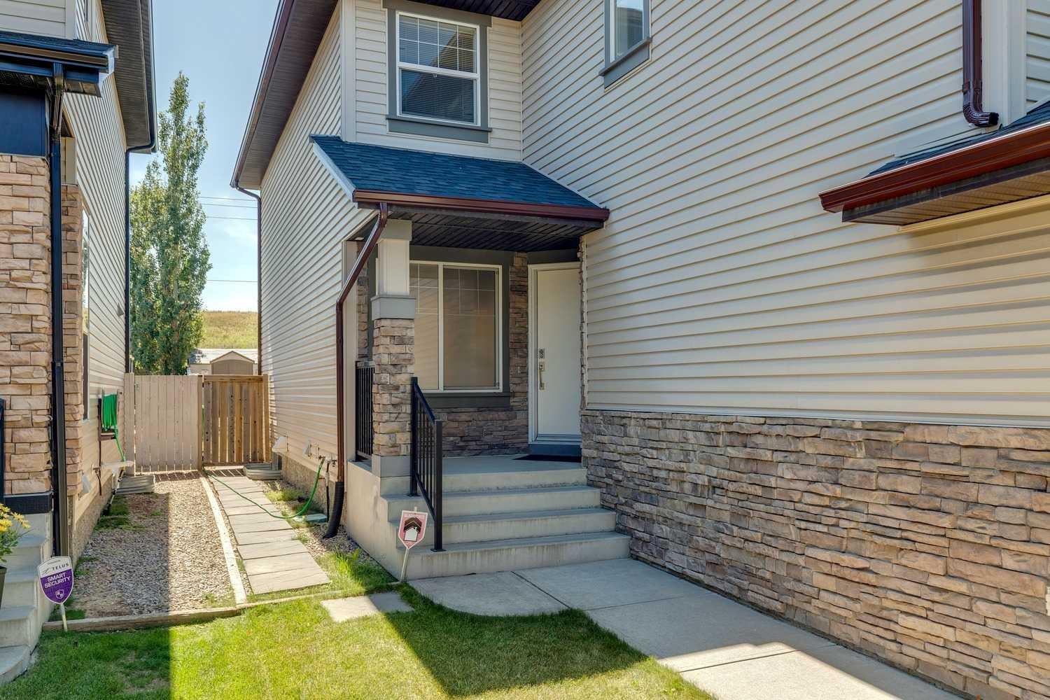 172 Kincora Drive NW