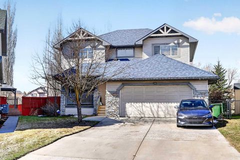 Photo of 765 Qualicum Beach Bay, Chestermere, AB T1X 1J1 (MLS # A2302194)