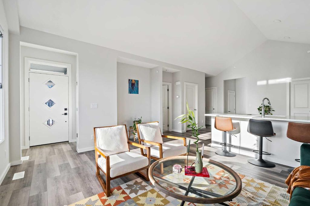 Photo of 71 Lucas Street NW #9, Calgary, AB T3P 1S3 (MLS # A2305210)