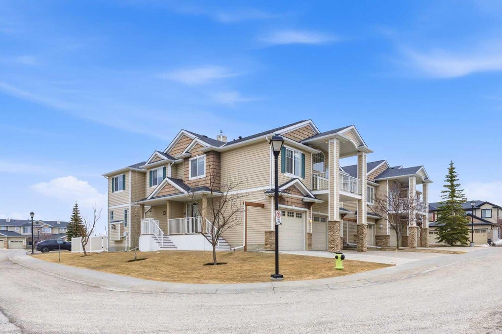 Photo of 40 Royal Birch Mount NW, Calgary, AB T3G 5W9 (MLS # A2302635)