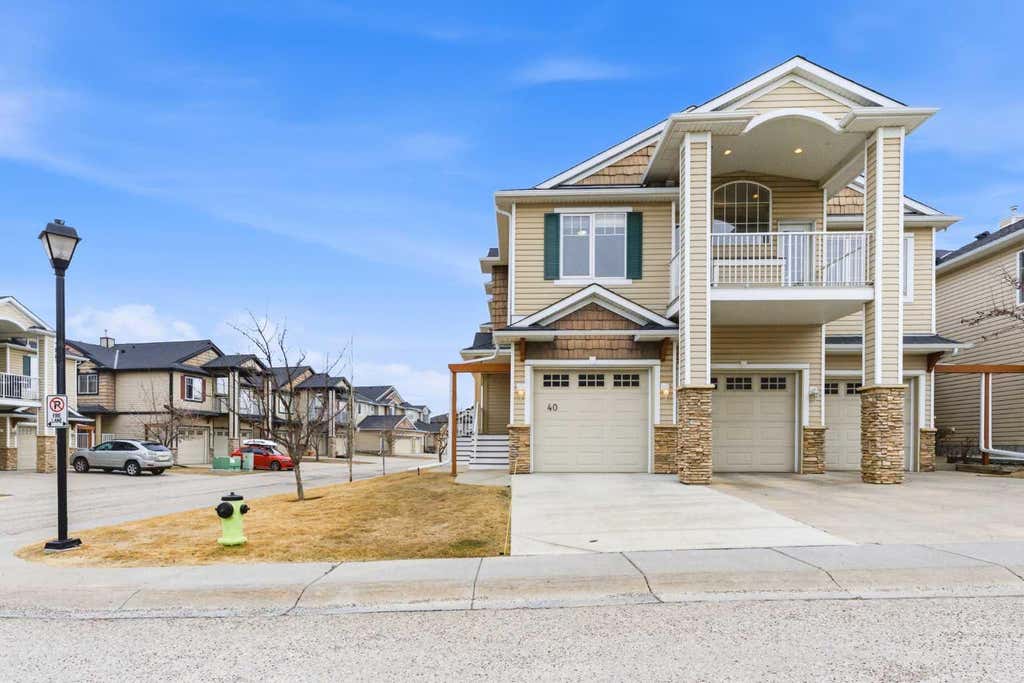 Photo of 40 Royal Birch Mount NW, Calgary, AB T3G 5W9 (MLS # A2302635)