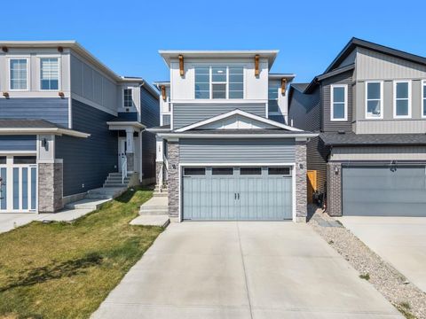108 Carringsby Manor NW Calgary AB T3P 1T6