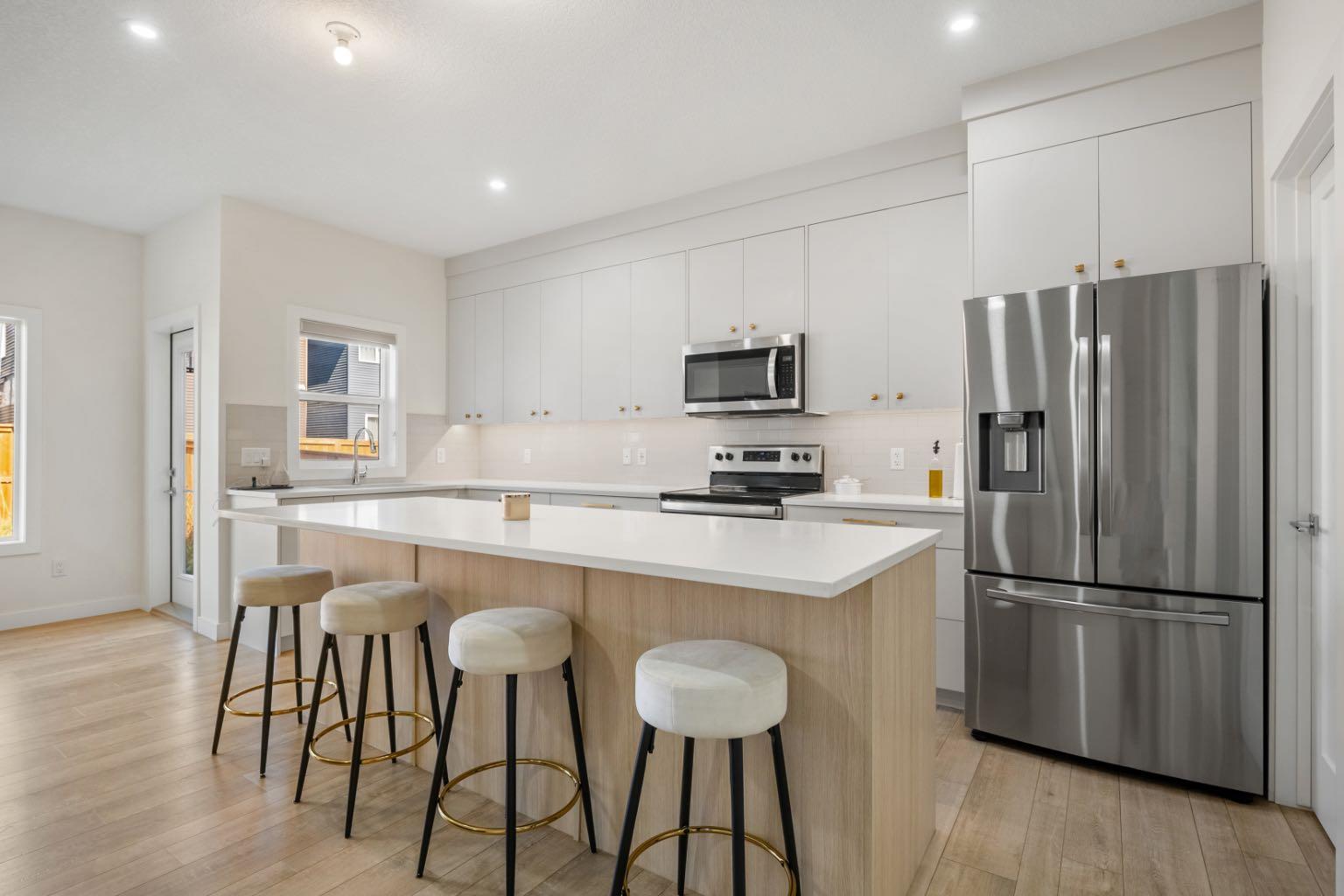 108 Carringsby Manor NW