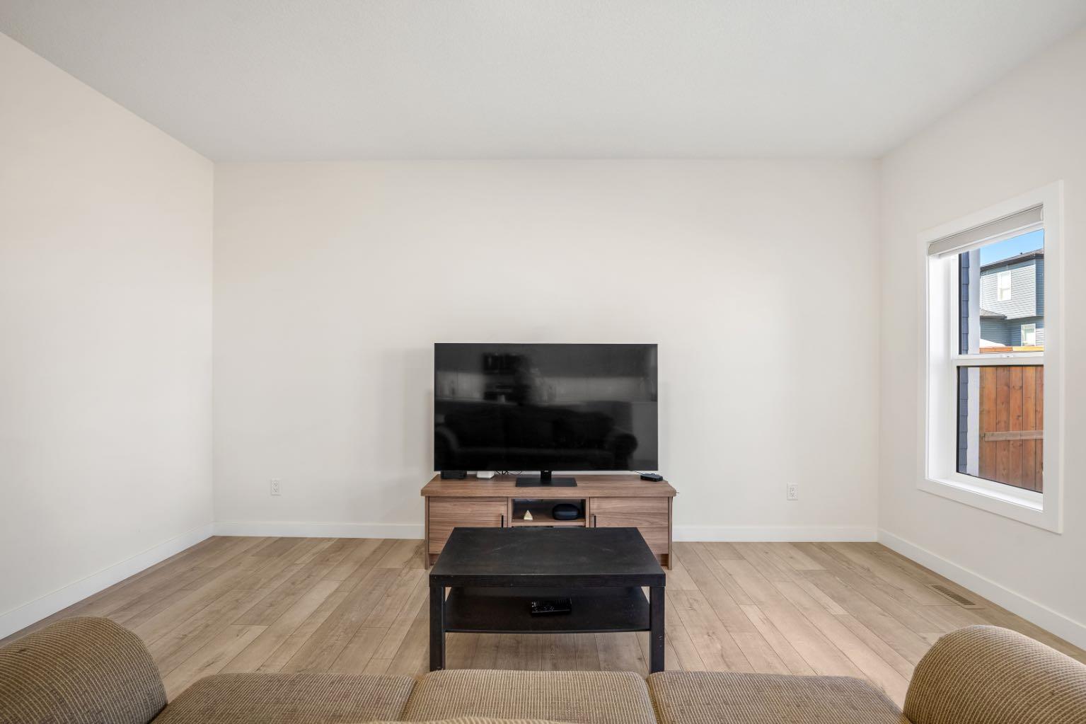 108 Carringsby Manor NW