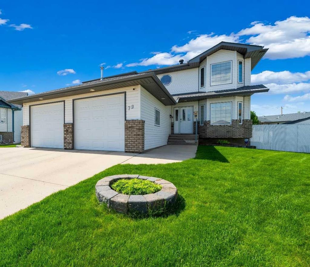 Photo of 79 Henderson Court NE, Medicine Hat, AB T1C 1Y9 (MLS # A2314754)