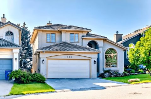 118 Signature Close SW Calgary AB T3H 2V6