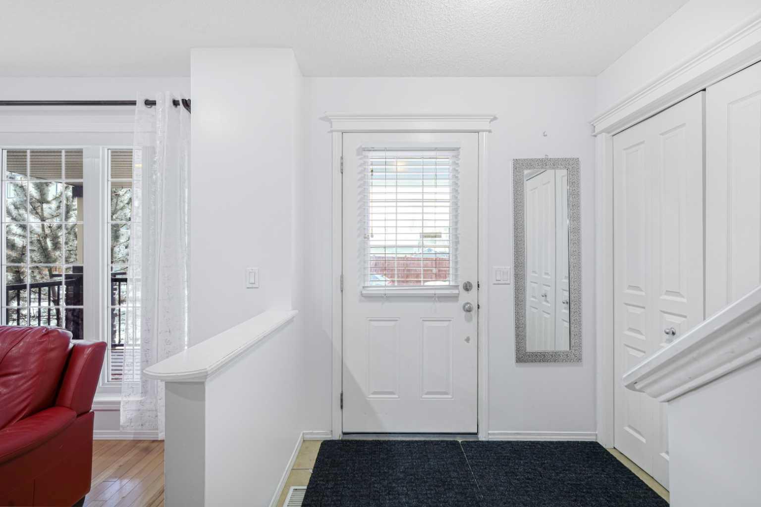 102 Evansford Grove NW