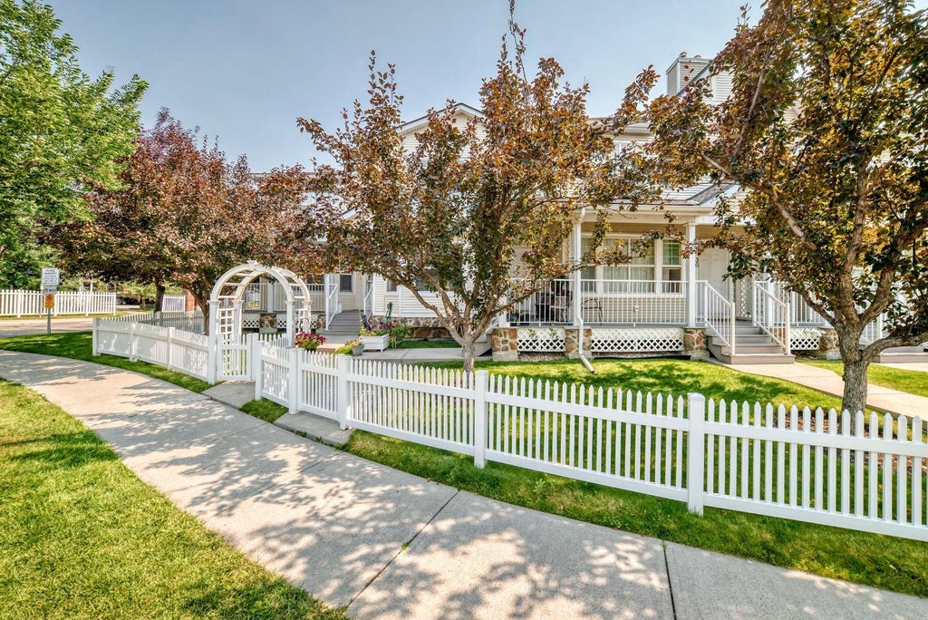 Photo of 38 Country Village Landing NE, Calgary, AB T3K 5K1 (MLS # A2341083)