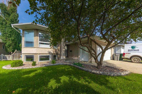Photo of 2308 58 Avenue, Lloydminster, AB T9V 2Y5 (MLS # A2328579)