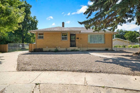 Photo of 85 Huckvale Crescent SW, Medicine Hat, AB T1C 0A6 (MLS # A2339999)