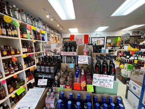 123 Centre Street NE 123 Calgary AB T2E 2V8