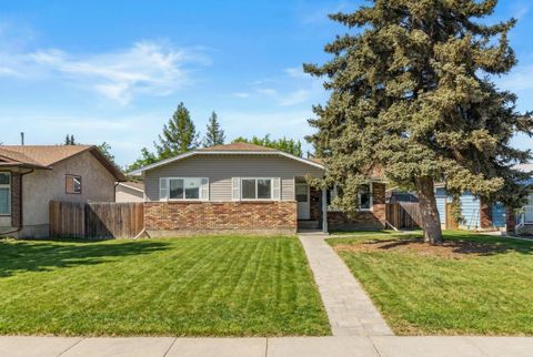 Photo of 14520 Parkside Drive SE, Calgary, AB T2J 4J8 (MLS # A2297720)