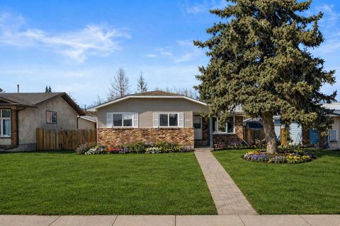 Photo of 14520 Parkside Drive SE, Calgary, AB T2J 4J8 (MLS # A2297720)
