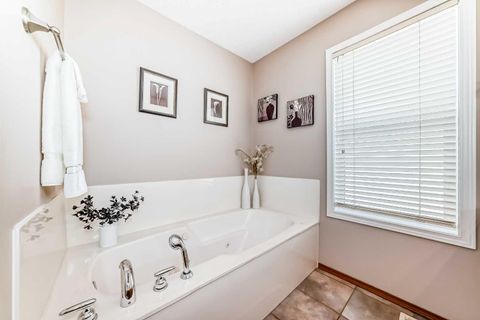 Tiny photo for 112 WEST CREEK Glen, Chestermere, AB T1X 1P9 (MLS # A2305395)