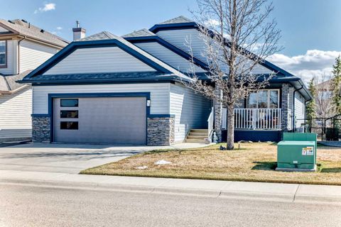 Photo of 112 WEST CREEK Glen, Chestermere, AB T1X 1P9 (MLS # A2305395)