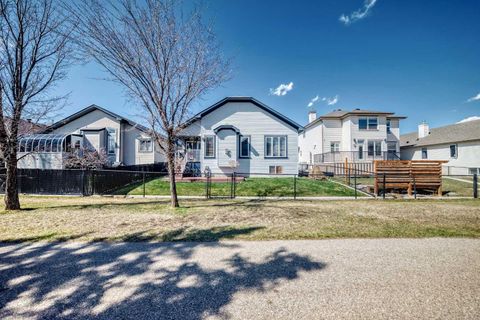 Tiny photo for 112 WEST CREEK Glen, Chestermere, AB T1X 1P9 (MLS # A2305395)