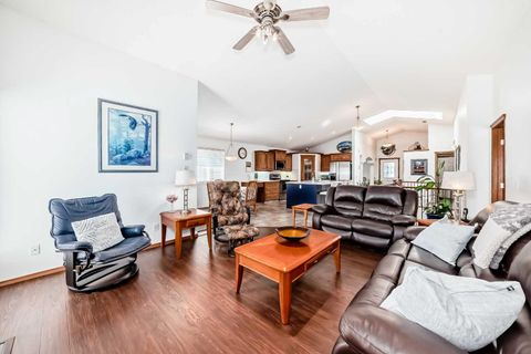 Tiny photo for 112 WEST CREEK Glen, Chestermere, AB T1X 1P9 (MLS # A2305395)