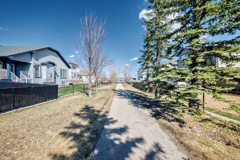 Tiny photo for 112 WEST CREEK Glen, Chestermere, AB T1X 1P9 (MLS # A2305395)