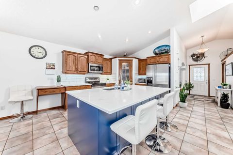 Tiny photo for 112 WEST CREEK Glen, Chestermere, AB T1X 1P9 (MLS # A2305395)