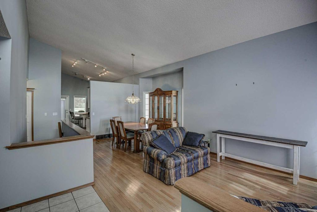 Photo of 606 DIAMOND Court SE, Calgary, AB T2J 7C8 (MLS # A2298032)