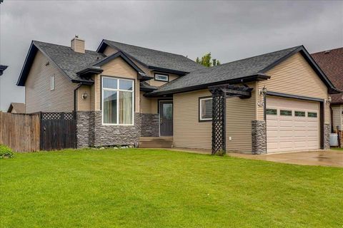 Photo of 114 Jenner Crescent, Red Deer, AB T4P 0E4 (MLS # A2323393)